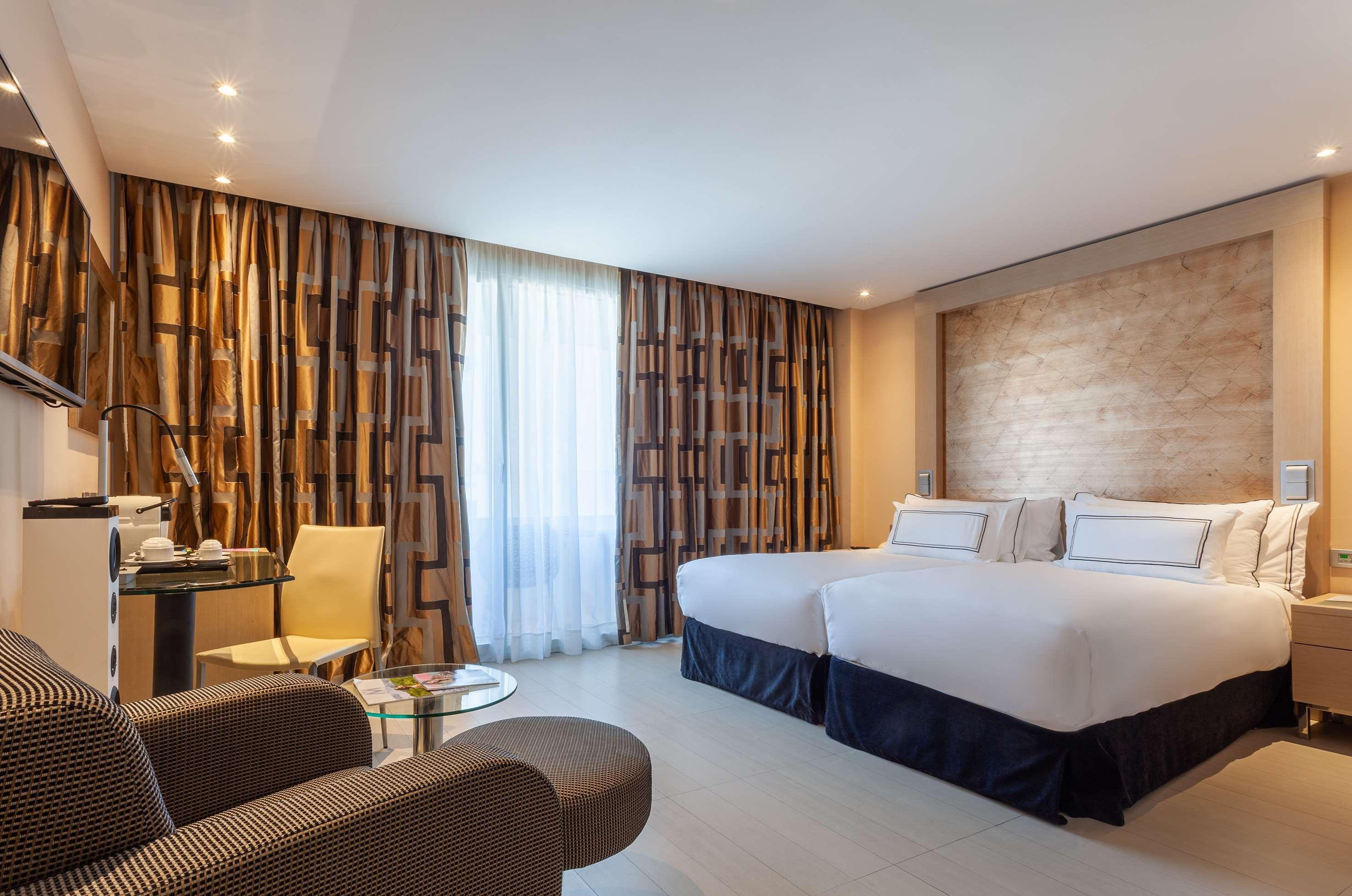 The Level At Melia Sevilla Экстерьер фото