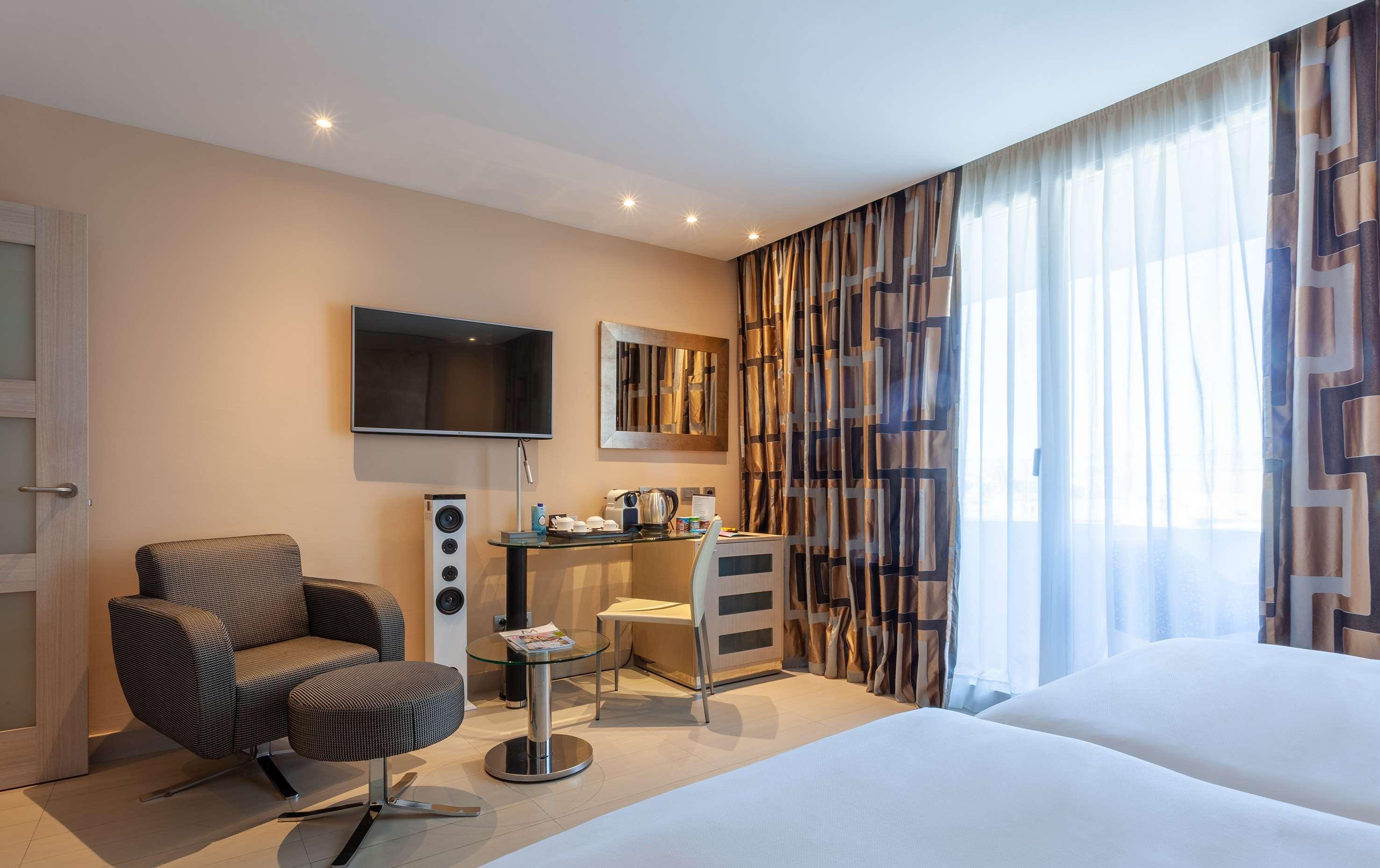 The Level At Melia Sevilla Экстерьер фото