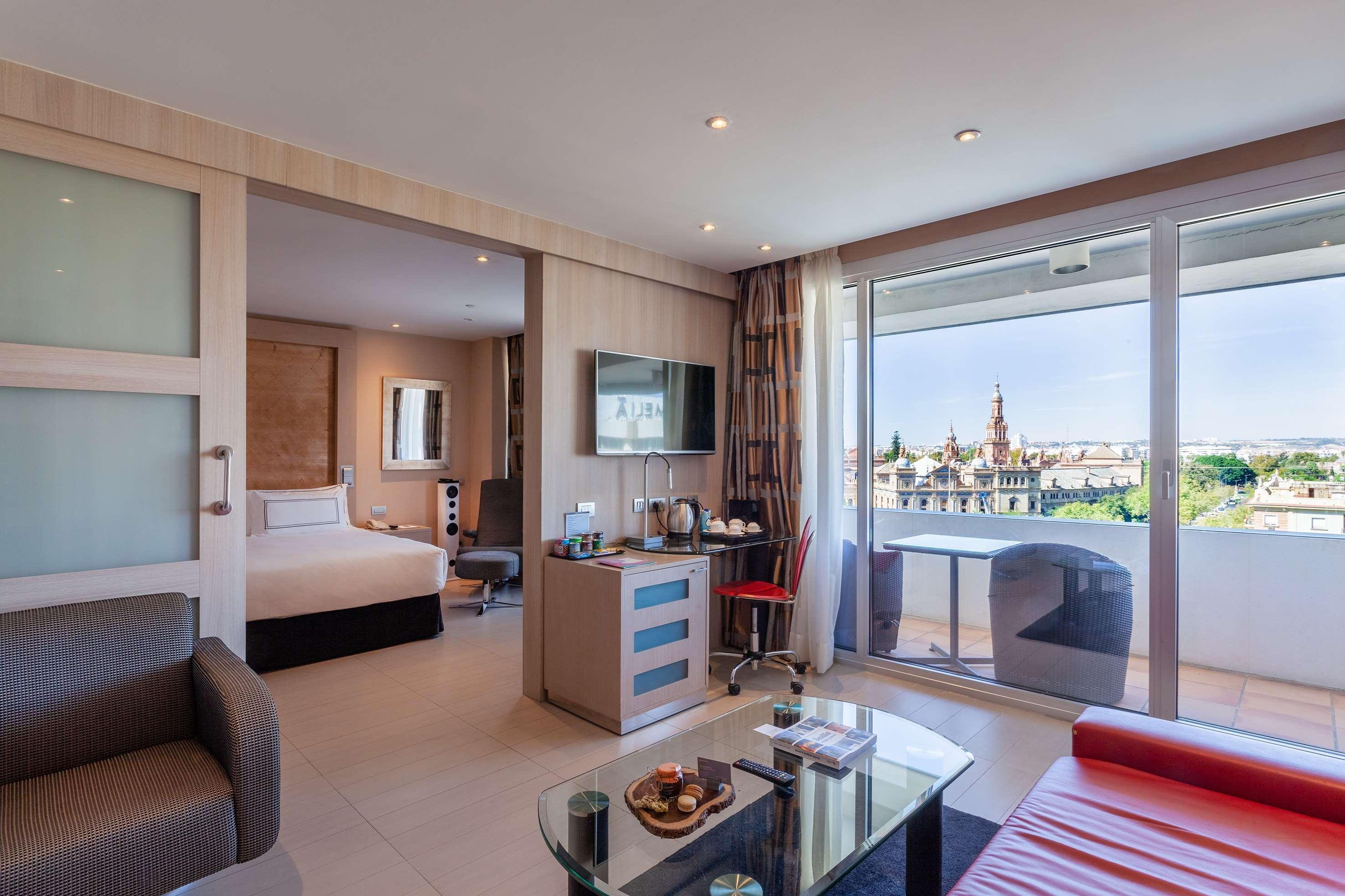 The Level At Melia Sevilla Экстерьер фото