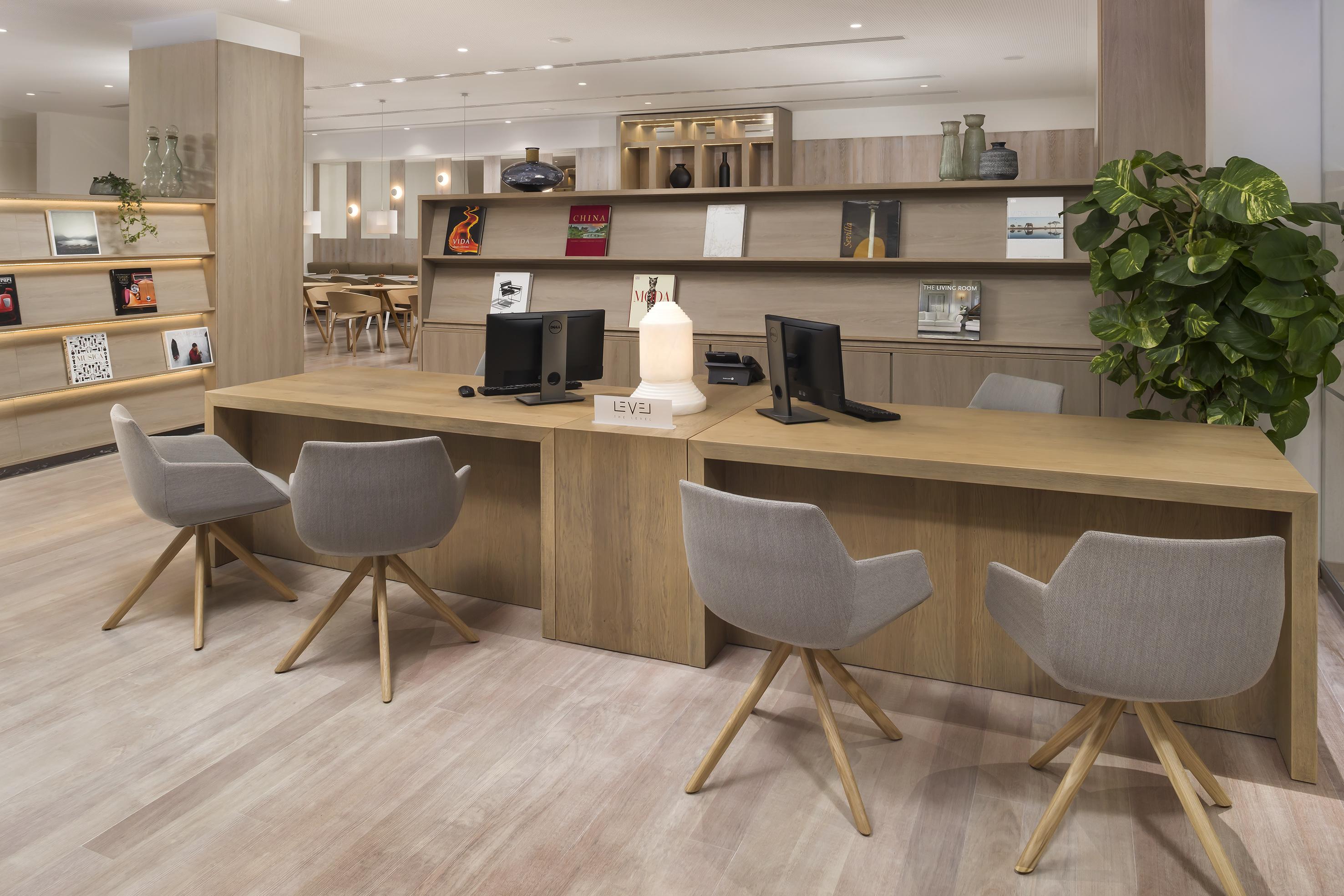 The Level At Melia Sevilla Экстерьер фото